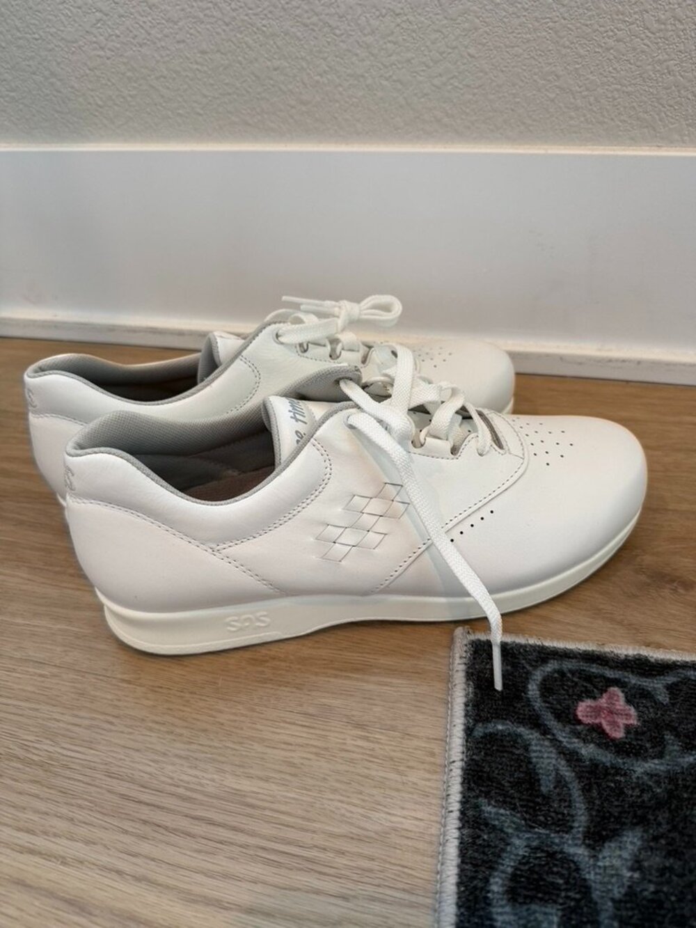 Women's SAS Free Time White Leather Sneakers 9 M NEW